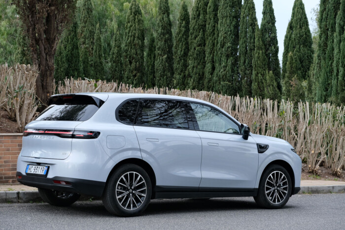 Benzin tartja életben az olcsó villanyautót 14