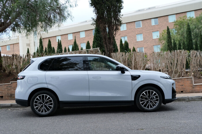 Benzin tartja életben az olcsó villanyautót 6