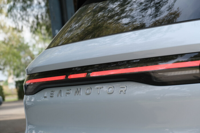 Benzin tartja életben az olcsó villanyautót 7