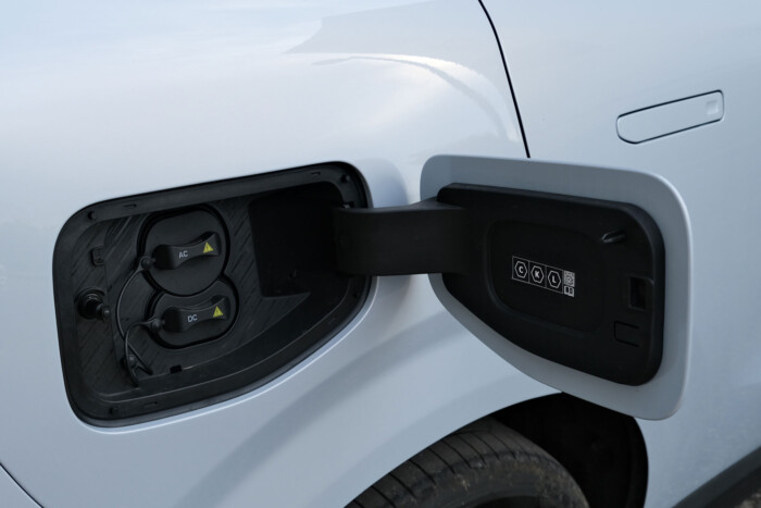 Benzin tartja életben az olcsó villanyautót 12