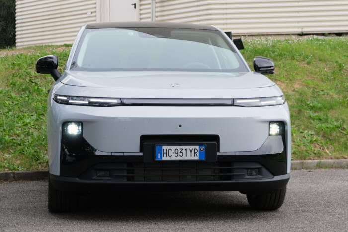 Benzin tartja életben az olcsó villanyautót 24