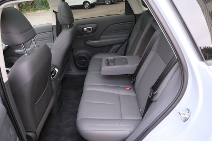 Benzin tartja életben az olcsó villanyautót 9