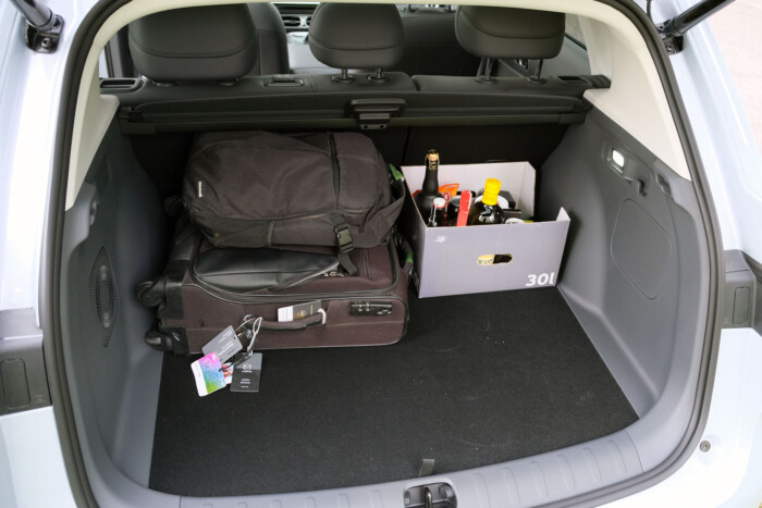 Benzin tartja életben az olcsó villanyautót 21