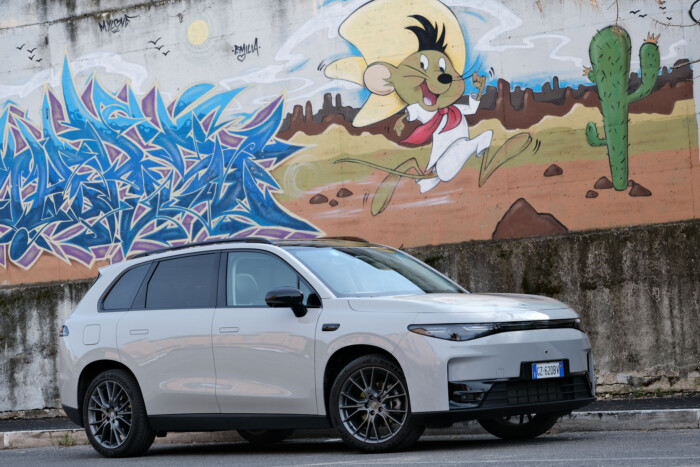 Benzin tartja életben az olcsó villanyautót 16