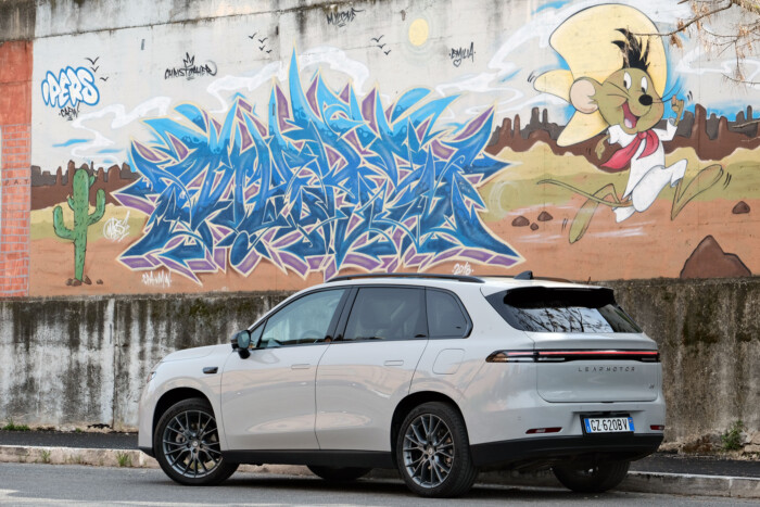 Benzin tartja életben az olcsó villanyautót 18