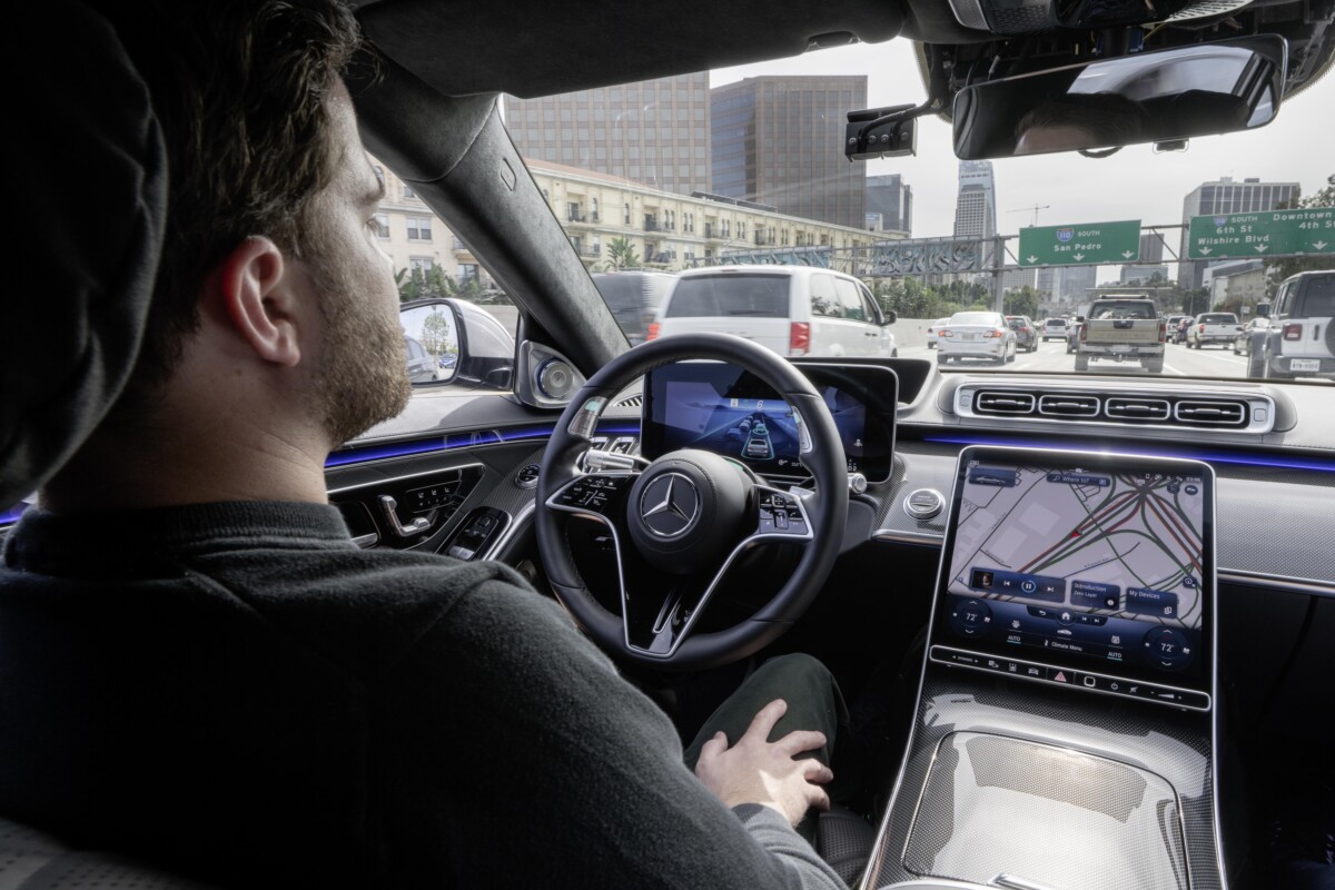 Mercedes és BMW bemutatta első szoftveralapú autóit: új korszak kezdődik az autóiparban — image 1
