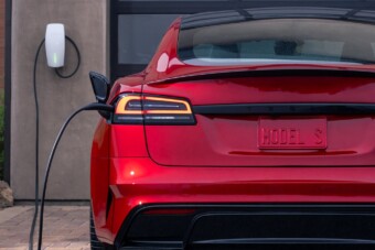 200 milliót bukott egy szoftverfrissítésen a Tesla