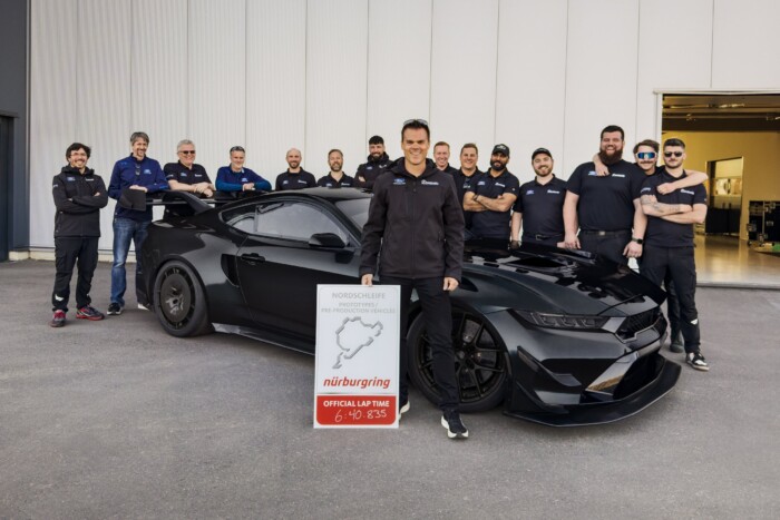 Magánál is gyorsabb a legvadabb Mustang 6