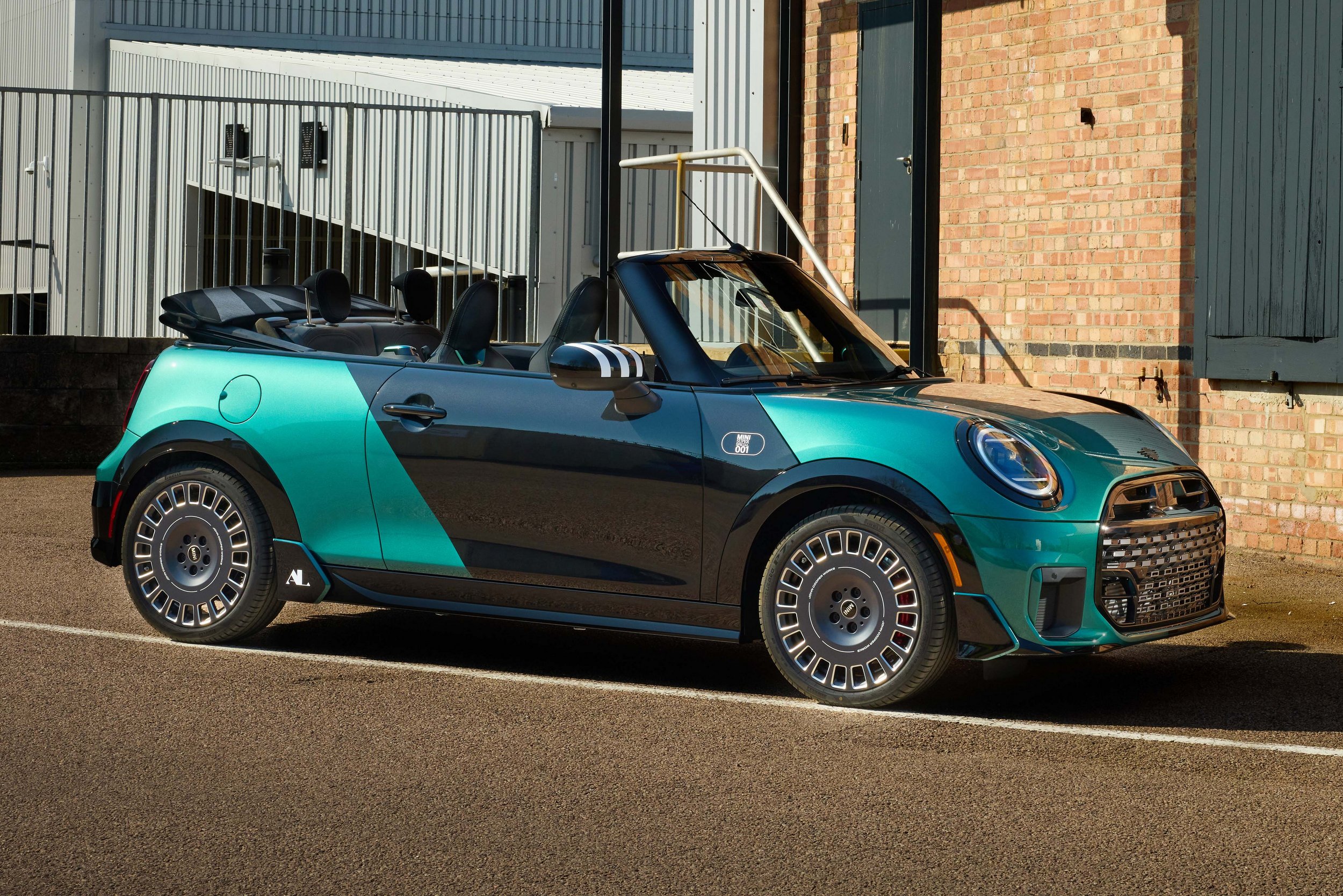 Kép forrás Matthew Ivan Howell Mini UK | Vezess