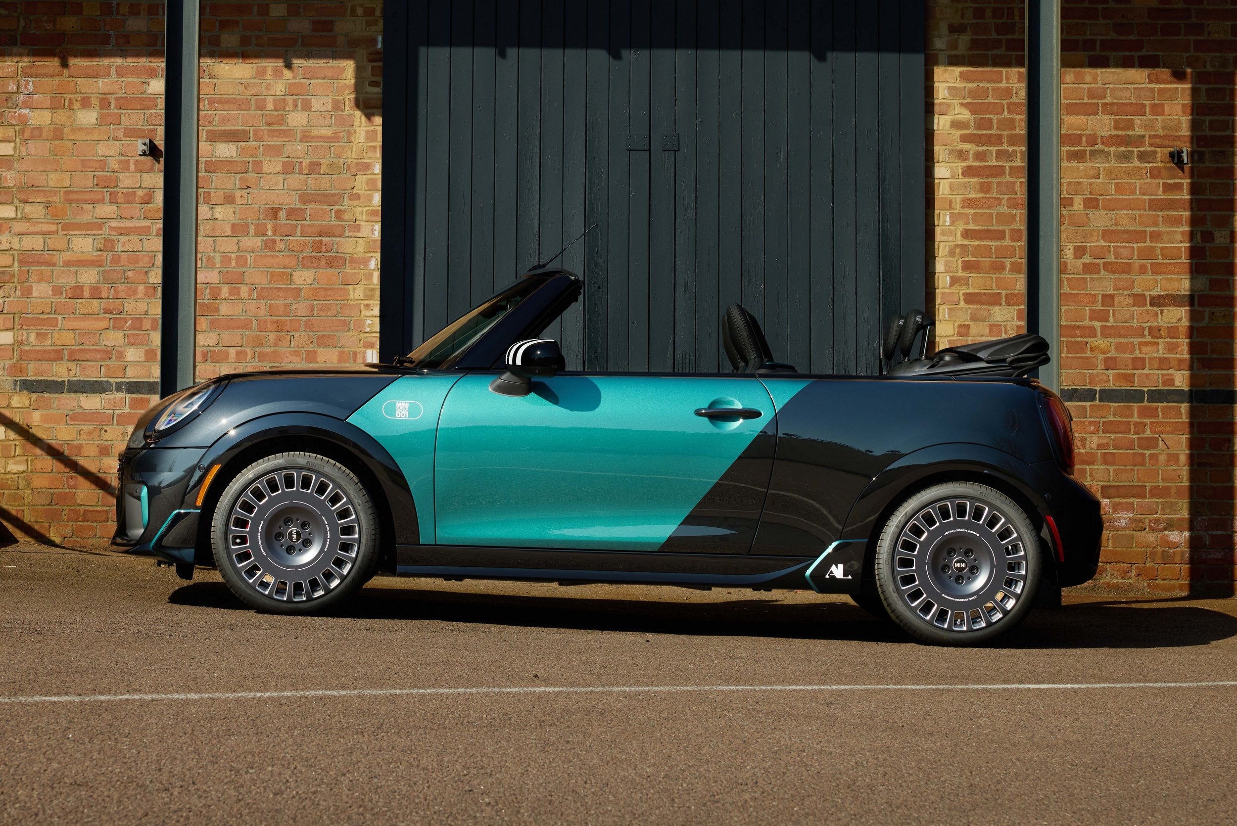 Kép forrás Matthew Ivan Howell Mini UK | Vezess