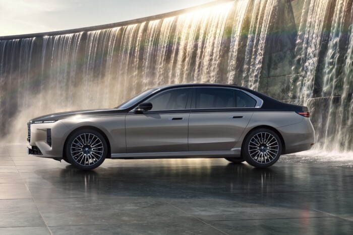 Személyiséget cserélt a BMW 7-es 12