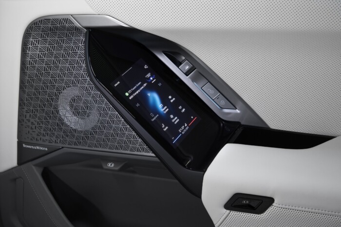 Személyiséget cserélt a BMW 7-es 15