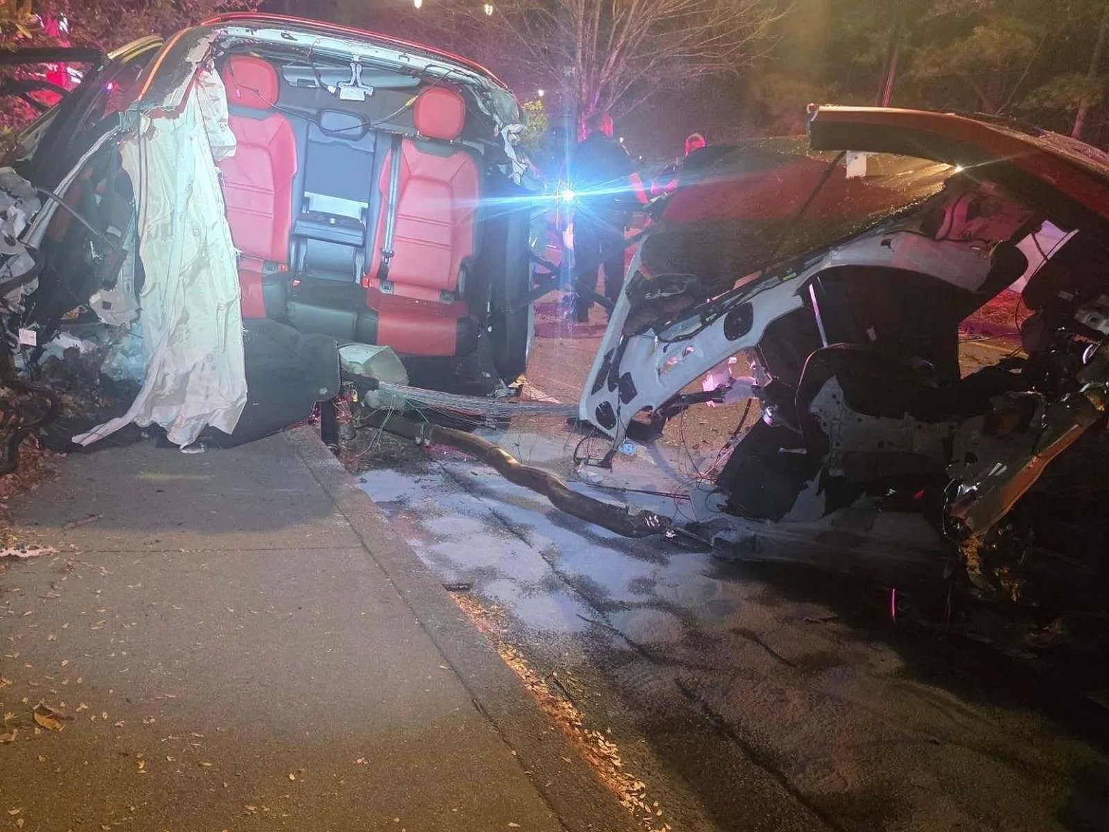 A Porsche kettészakadt, a sofőr újjászületett 1