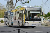 Leszálltak a buszról, de az ülés egy részét is magukkal vitték 2 Leszálltak a buszról, de az ülés egy részét is magukkal vitték 2