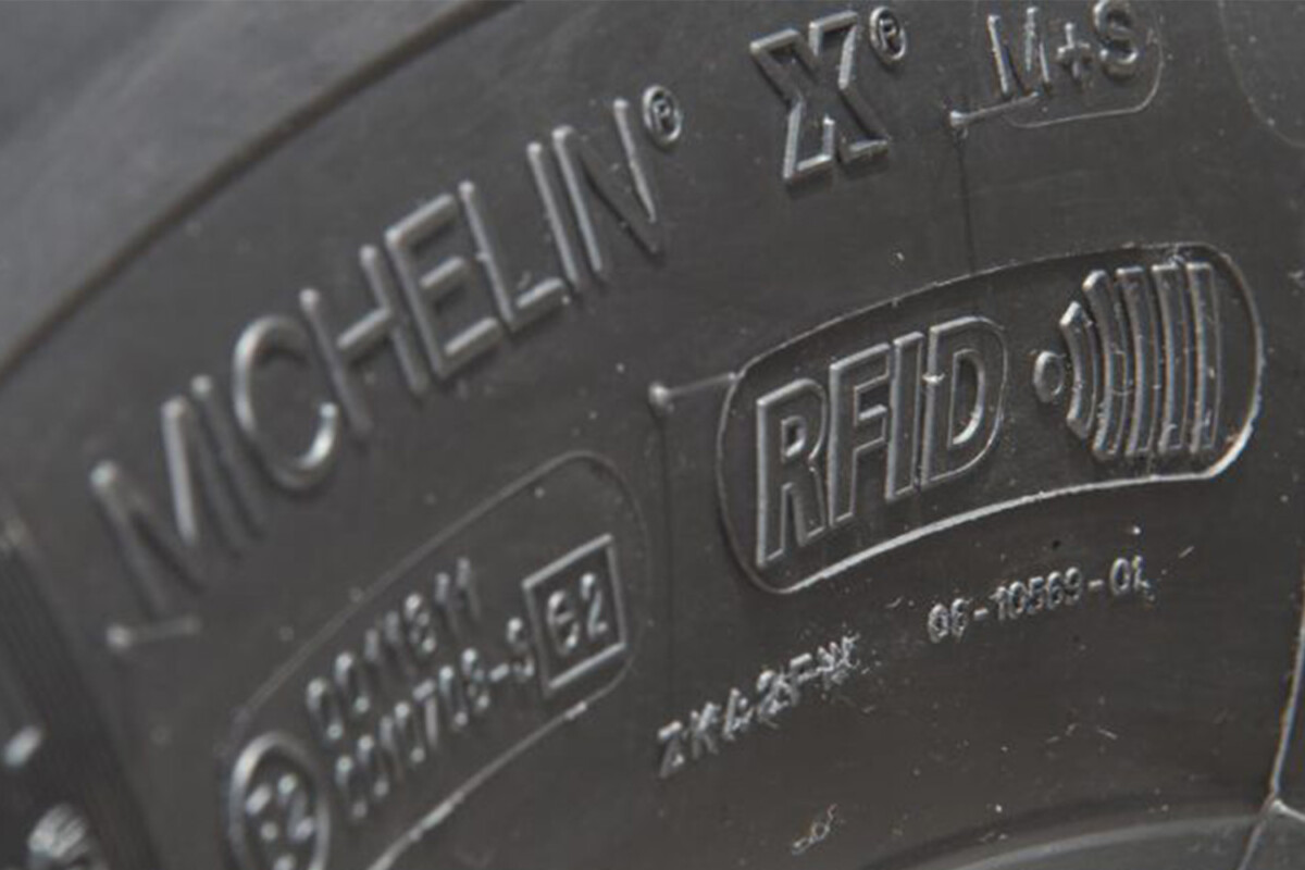 A legtöbb autósnak fogalma nincs róla, mit jelent ez a gumijelölés