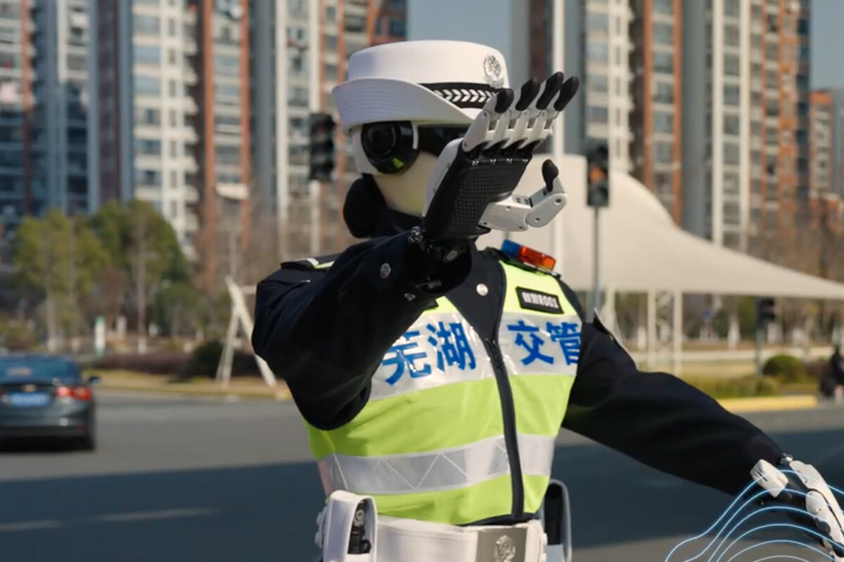 Valósággá vált: megjelentek az első robotzsaruk az utakon