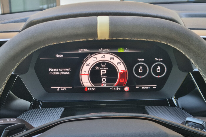 Ez az Audi elemi erővel adja az élményt, csak bírja a sofőr 10