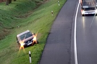 Döbbenetes videó az M1-esről: senki nem állt meg segíteni egy baleset után