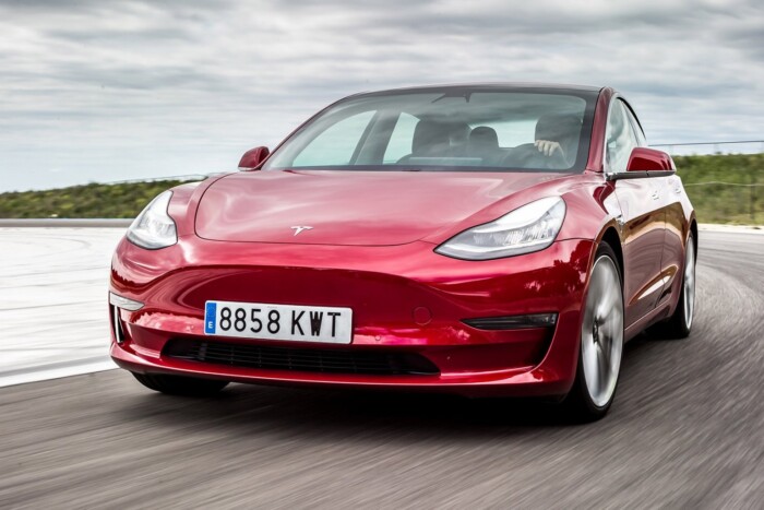 Rettentő sok pénzt elvihet a Tesla Model 3 8