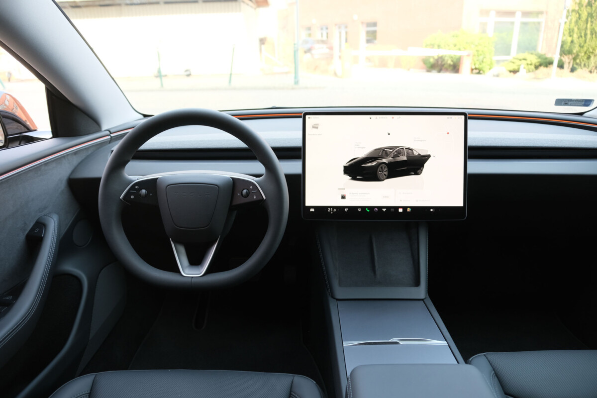 Elboldogul Európa zsúfolt útjain az önvezető Tesla?