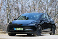Meglepő hatótávot tud egy “széthajtott” Tesla 1