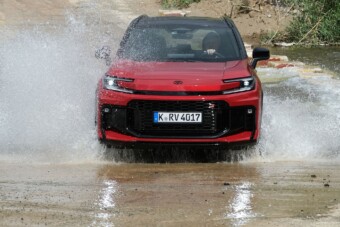 A világ kedvenc SUV-ja nem változott – és pont ez benne a jó