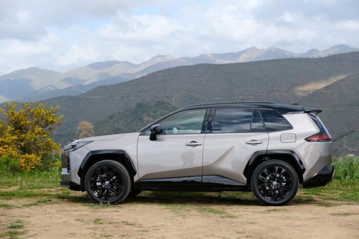 A világ kedvenc SUV-ja nem változott – és pont ez benne a jó 15 A világ kedvenc SUV-ja nem változott – és pont ez benne a jó 15