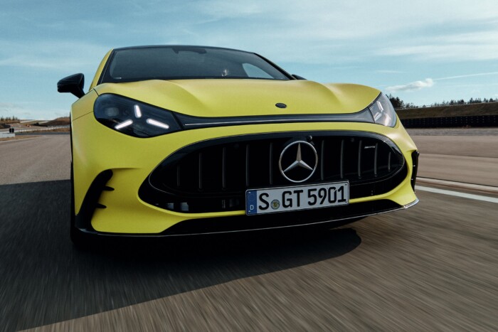 Bámulatosan bonyolult villanyvarázslót épített a Mercedes 8 Bámulatosan bonyolult villanyvarázslót épített a Mercedes 8