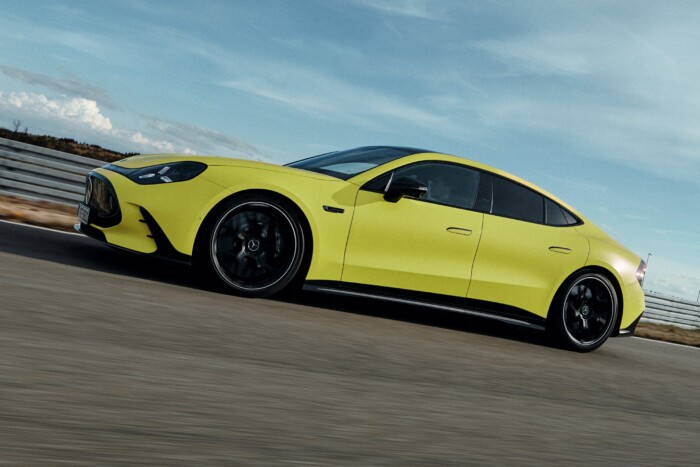 Bámulatosan bonyolult villanyvarázslót épített a Mercedes 7 Bámulatosan bonyolult villanyvarázslót épített a Mercedes 7
