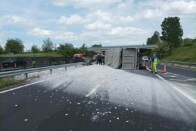Brutális balesetet rögzítettek az M1-esen 2 Brutális balesetet rögzítettek az M1-esen 2