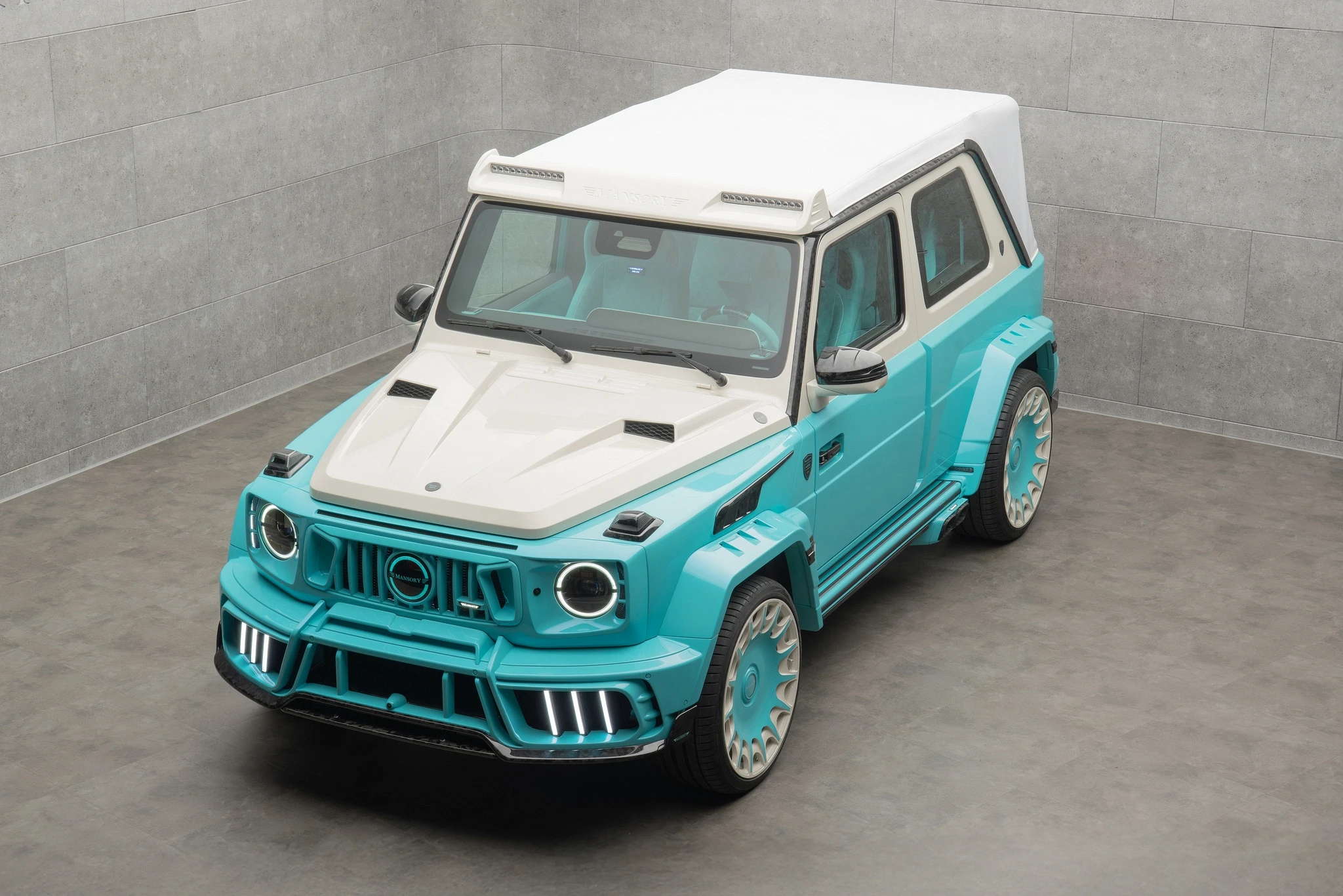 69fa4a2832eaa92492e181ca_mansory_azura07 | Vezess