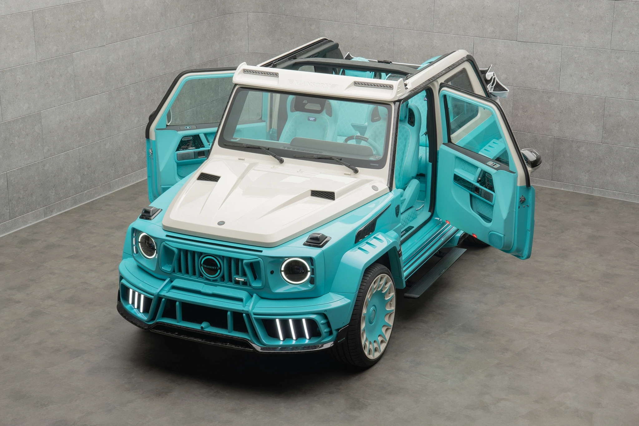 69fa4a2891a42ef9d090dc09_mansory_azura10 | Vezess