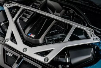 Papíron erősebb, a valóságban mégis elvérzik az új hibrid sportos BMW elődjével szemben