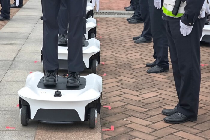 Így veszik el a robotok a közlekedési rendőrök és mások munkáját Kínában 8 Így veszik el a robotok a közlekedési rendőrök és mások munkáját Kínában 8