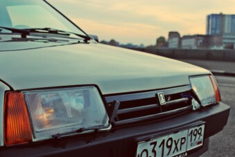 Ezért volt kis törlőlapát a régi Volvók, Ladák lámpáján