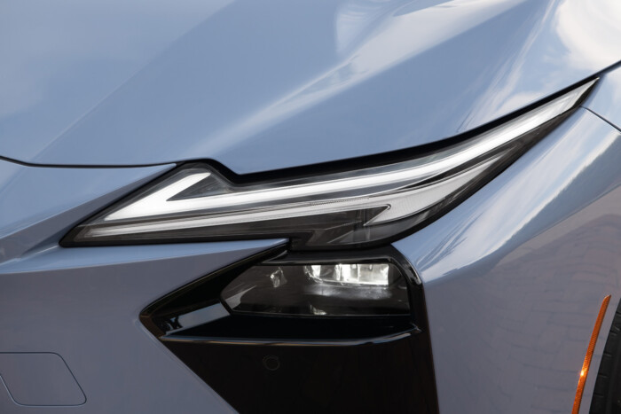 Lexus, amilyen még nem volt: szedán SUV-komforttal 8 Lexus, amilyen még nem volt: szedán SUV-komforttal 8