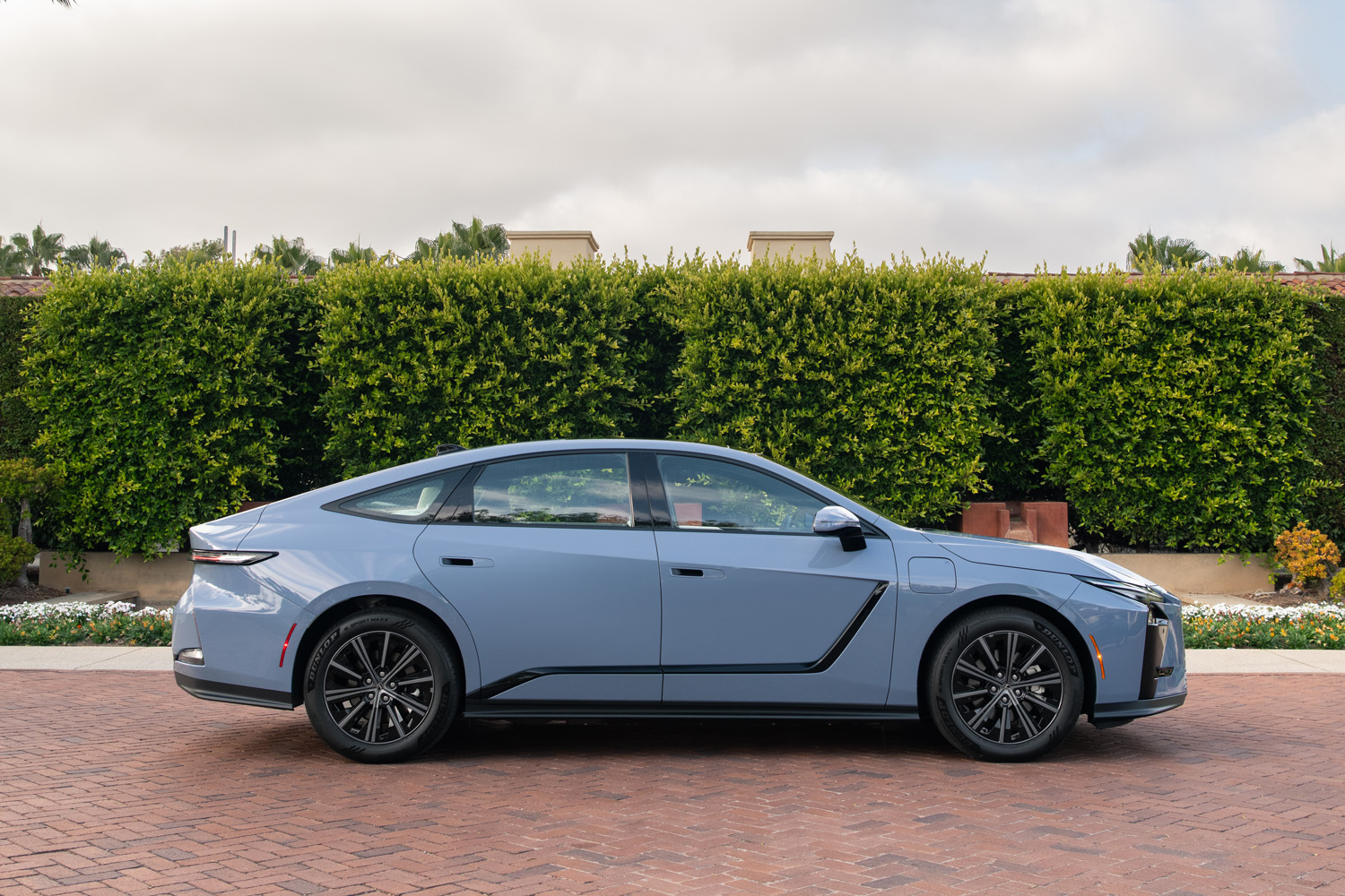 es350e_premium_skylight-blue_white_05 | Vezess
