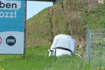 Az élet nagy játékos: nem semmi, hol történt baleset az M6-oson