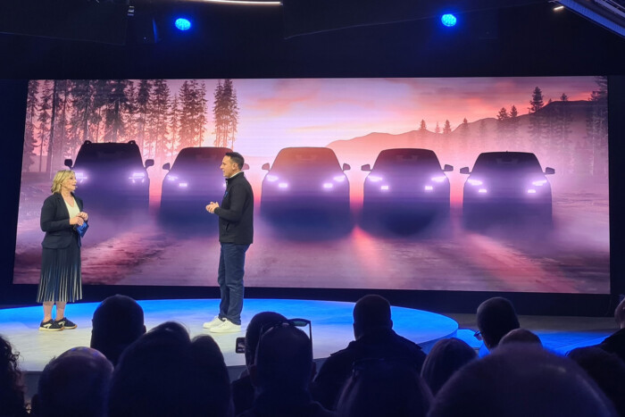 Titkos autókkal térhet vissza a Ford 8