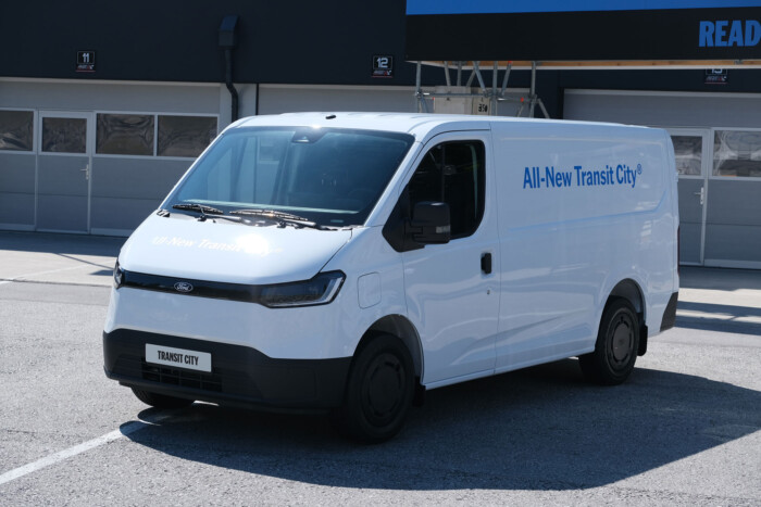 Titkos autókkal térhet vissza a Ford 14