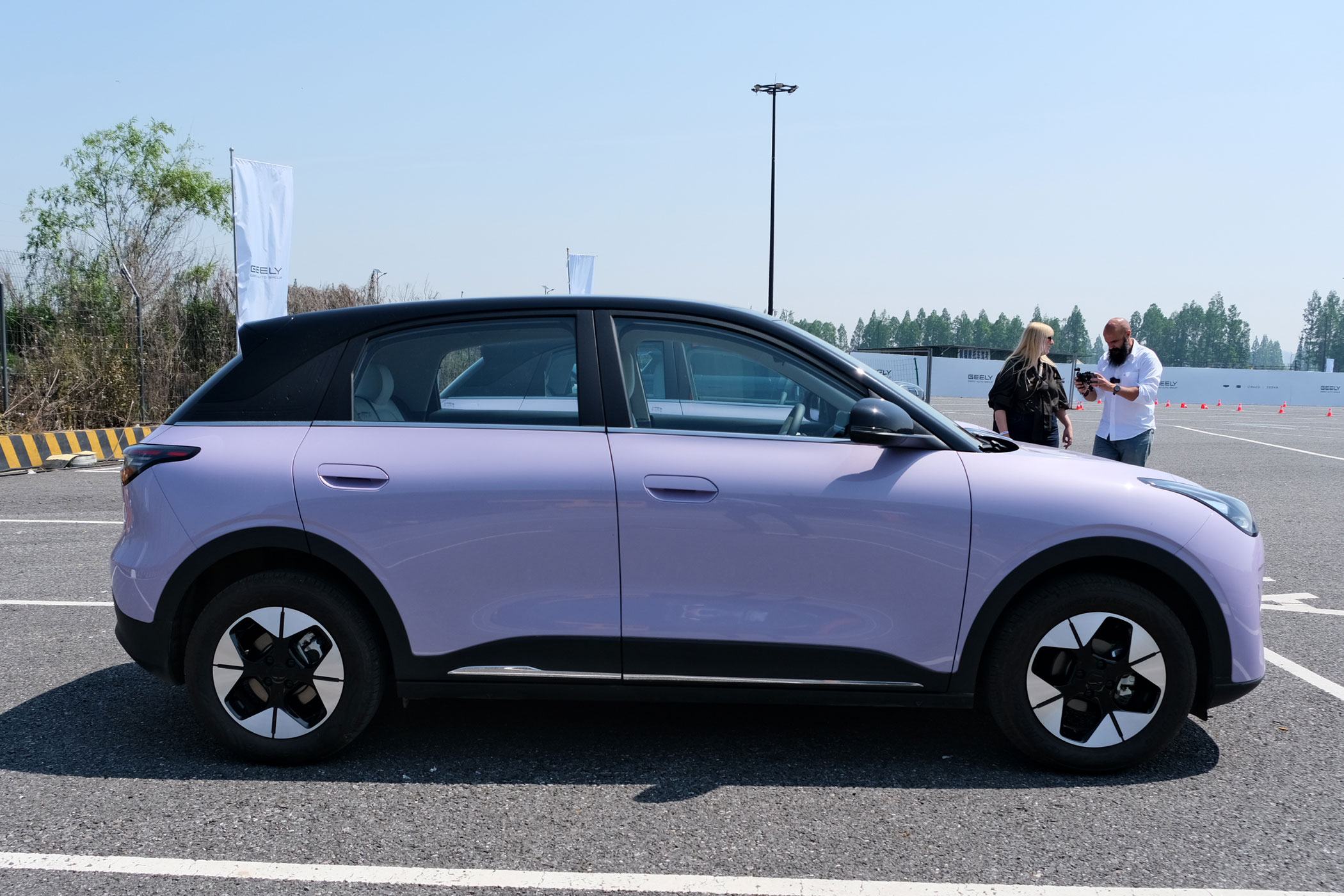 geely_e2_ex2-6 | Vezess
