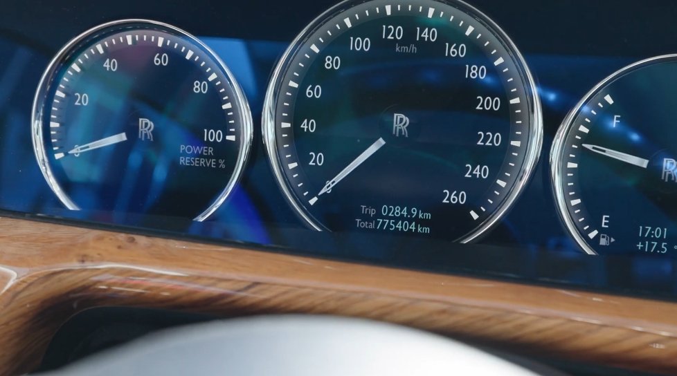 Ezt a Rolls-Royce-t úgy hajtották, mint egy taxit 3