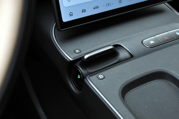Villanyautó, amit megfosztottak fő fegyverétől 20