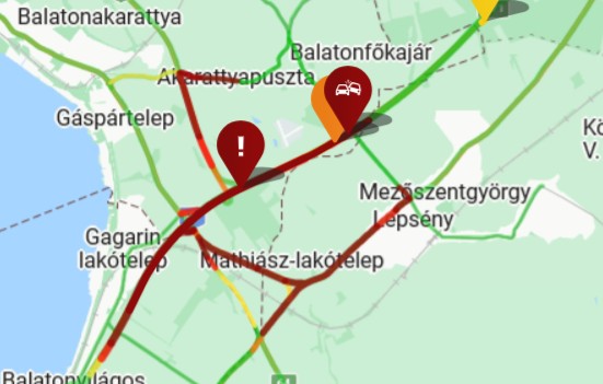 Kilométeres torlódásokkal búcsúzik a hosszú hétvége 1