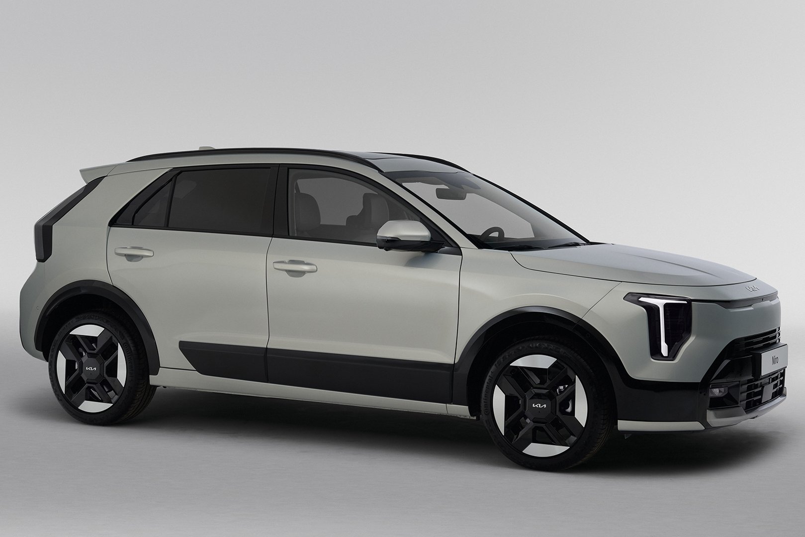 kia_niro_ivory_silver_static_digital_1920x1080-003 | Vezess