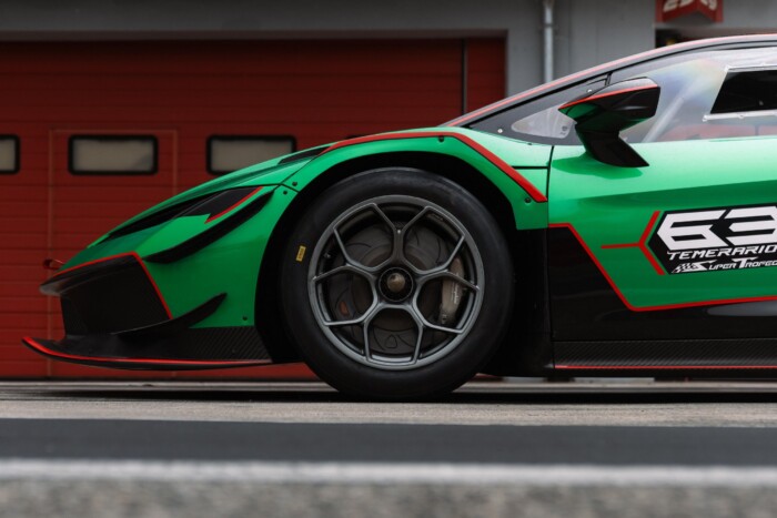 Ezzel a 100 milliós Lamborghinivel nem villoghatsz a Körúton 8