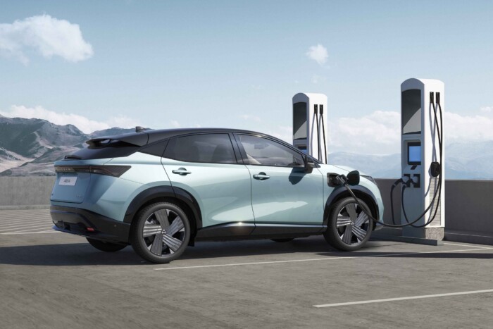 Nem csak kéri, adja is az áramot a megújult Nissan 8