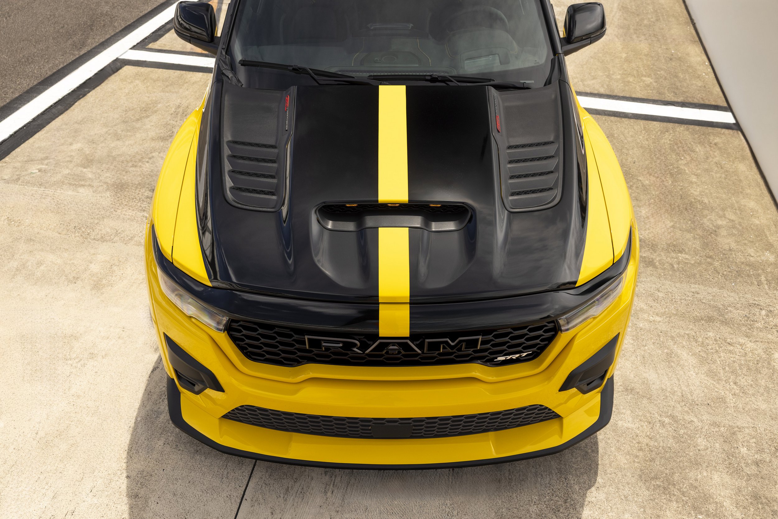 2027 Ram 1500 Rumble Bee SRT | Vezess
