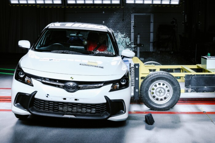 Megbukott a törésteszten a népszerű Toyota 1 Megbukott a törésteszten a népszerű Toyota 1