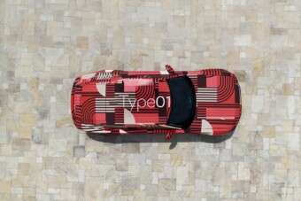 1000 lóerős luxuslimuzint villantott a Jaguar